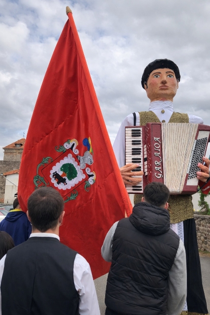 Gigante que sostiene el pueblo
